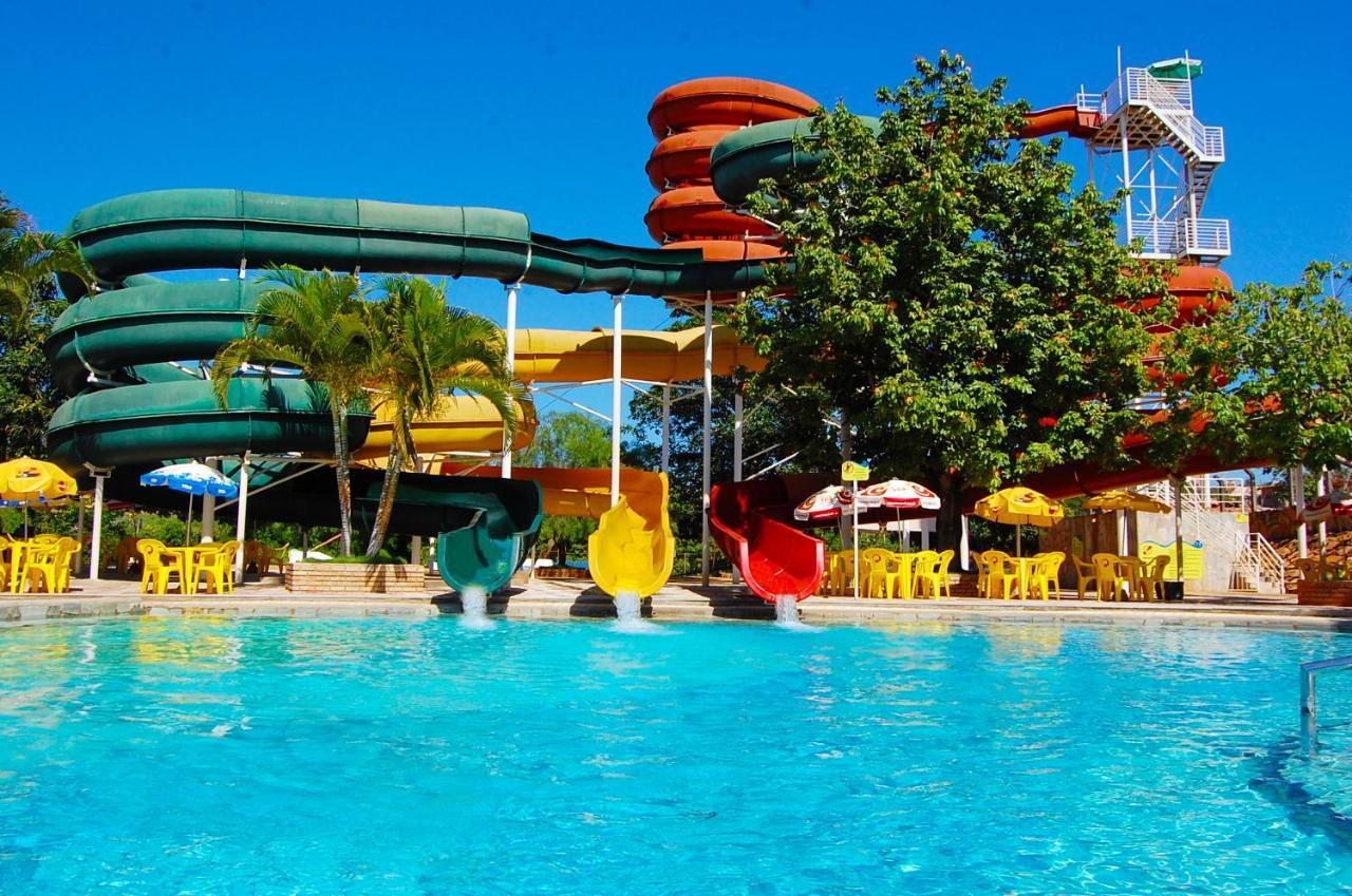 Villas Diroma Com Um Dia No Acqua Park, Splash E Slide كلدس نوفاس المظهر الخارجي الصورة